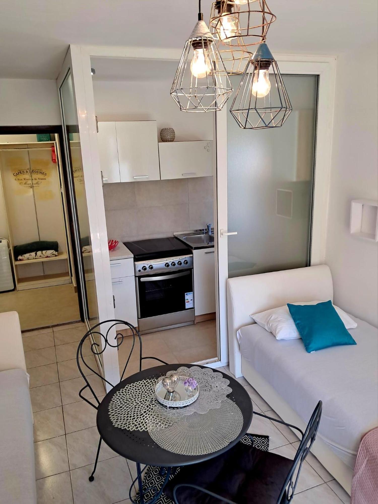 Apartmani Jessica Novalja Ngoại thất bức ảnh